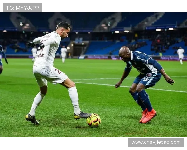 摩纳哥vs里昂，库利巴利红牌成比赛转折点